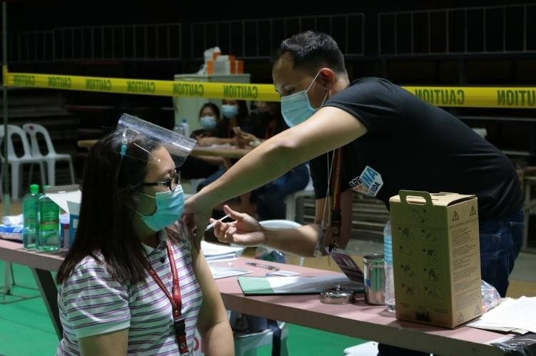 ARENA XI leads vaccination of 2,000 government employees for Resbakuna rollout image
