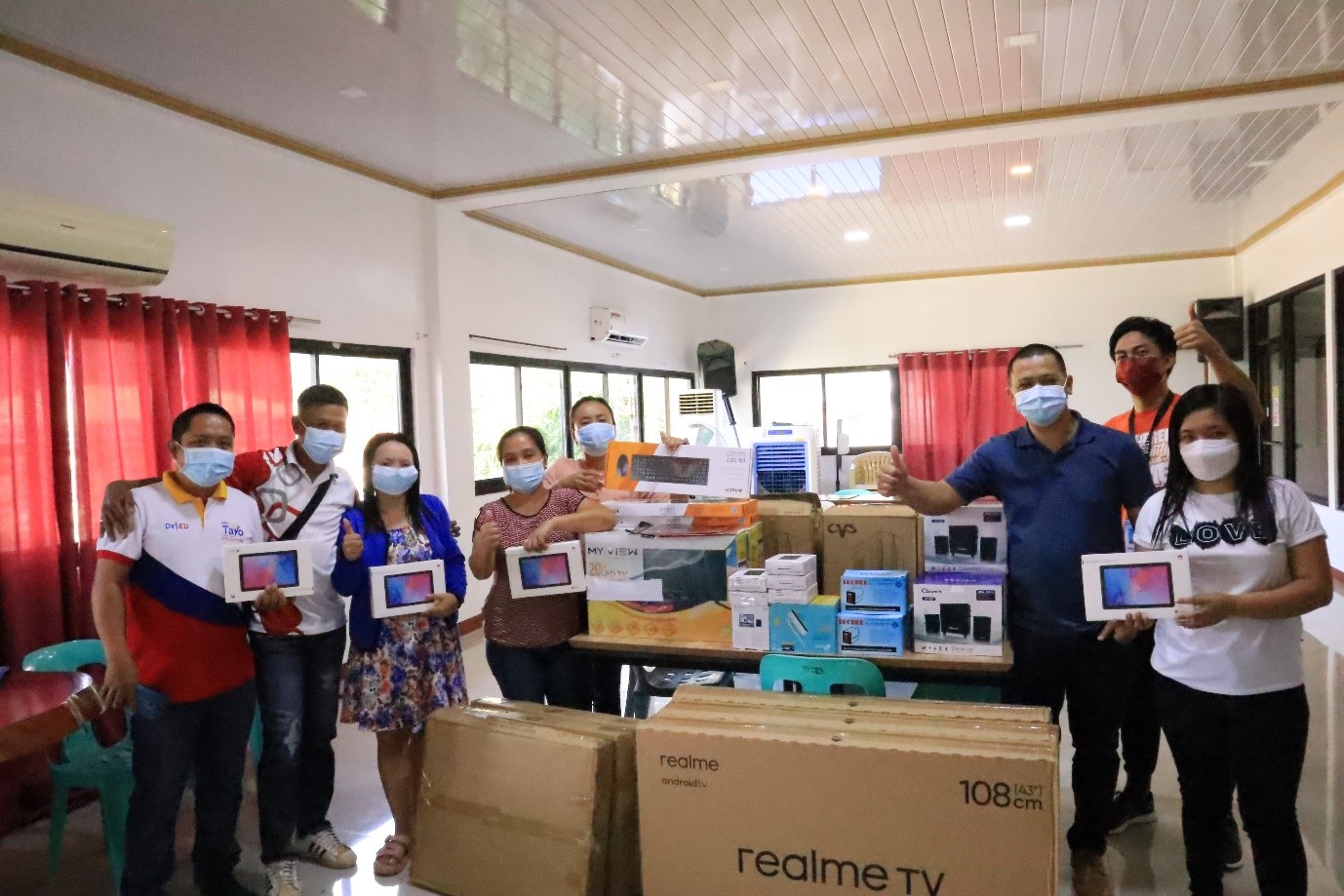 DOST-I awards STARBOOKS units and devices to CEST school-beneficiaries in Santol, La Union image