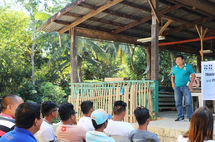 Rubber farmers find productive use for deadwood, provides added income image